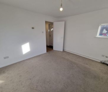 2 bedroom maisonette to rent - Photo 3