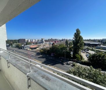 Renovierungsbedürftige 2-Zimmer-Wohnung mit Balkon im Herzen der St... - Photo 1