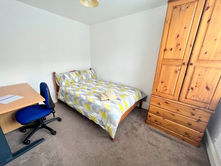 5 Bedrooms, 105 Northfield Road – Student Accommodation Coventry - Photo 2