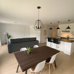 GRAND 4 ½ MODERNE, INTERNET + 2 STAT - Photo 2