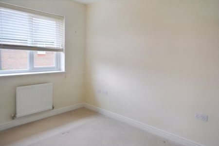 3 bedroom end of terrace house to rent - Photo 2