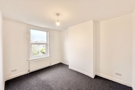 2 bed House Overton Road, SE2 - Photo 3