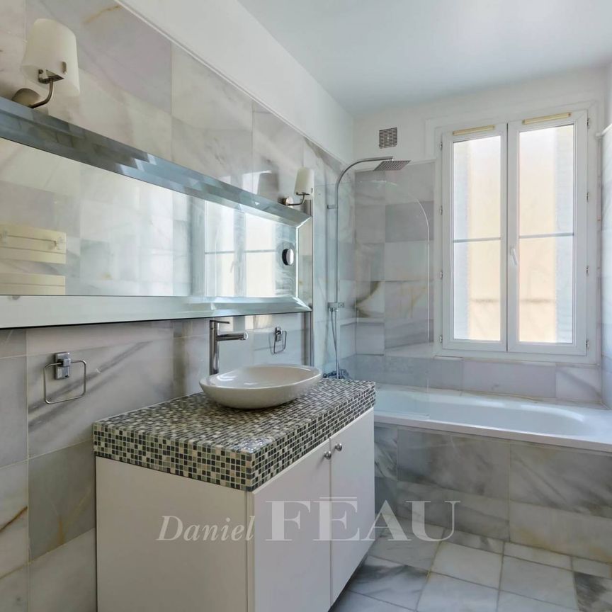 Location appartement, Paris 7ème (75007), 6 pièces, 186.5 m², ref 85310871 - Photo 1