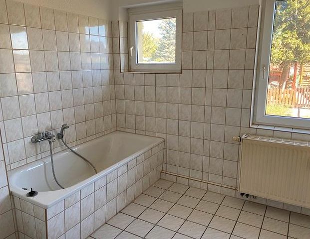 2-Raum-Wohnung im Erdgeschoss mit großer Küche - Photo 1