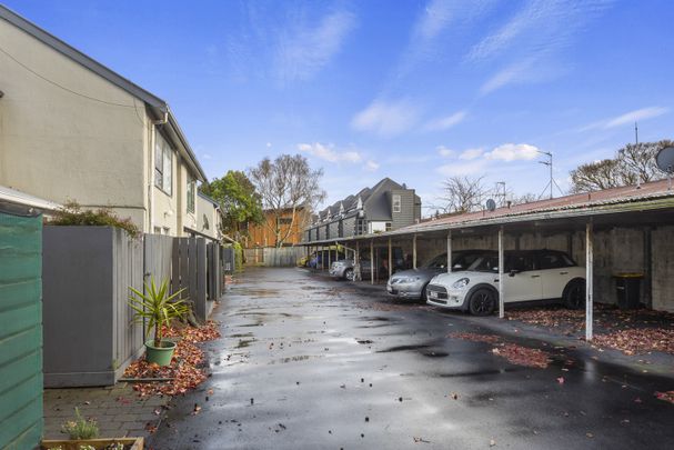 1-Bedroom Flat with Carport - Photo 1