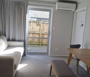 Modern studio living - Photo 1