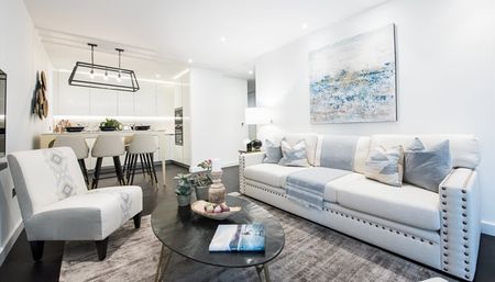 TWO BEDROOM APARTMENT TO LET CHARLES CLOWES WALK NINE ELMS SW11 - Photo 2