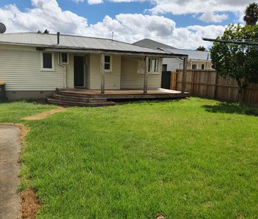 MANUREWA - Puriri Road - Photo 6