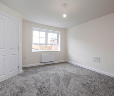 3 bedroom semi-detached house to rent - Photo 4