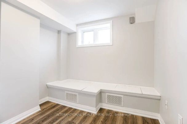 11 Locust Lodge Gardens - Photo 1