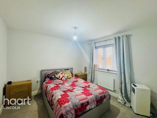 3 bedroom semi-detached house to rent - Photo 1