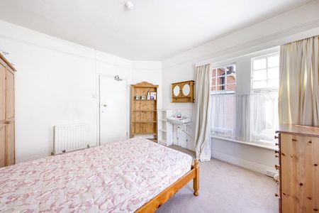 1 bedroom Flat To Let - Photo 2