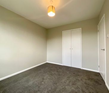 3 bedroom Detached House to let - Photo 6