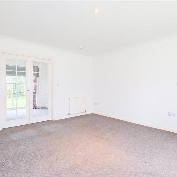 4 bedroom detached house to rent - Photo 1