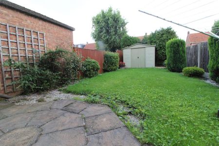 2 bedroom end of terrace house to rent - Photo 5