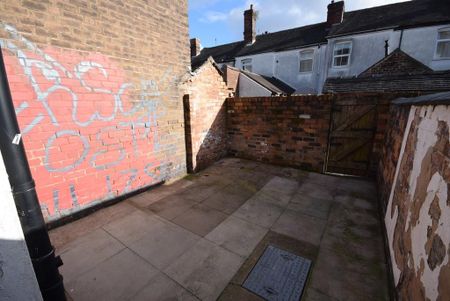 2 bedroom terraced house to rent - Photo 2