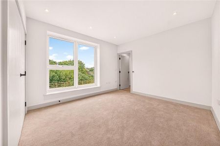 4 bedroom terraced house to rent - Photo 5