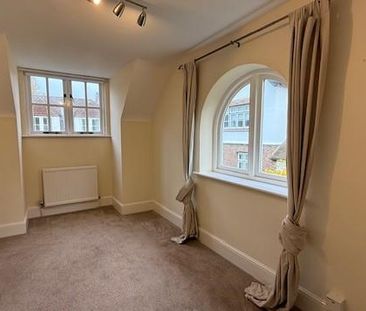 Hillier Road, Guildford - 2 bedrooms Property for lettings - Seymours - Photo 3