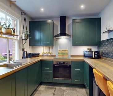 2 bedroom semi-detached house to rent - Photo 6