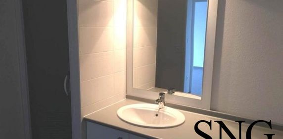 T2 AVEC BALCON ET PARKING - Photo 2