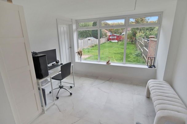 3 bedroom semi-detached house to rent - Photo 1