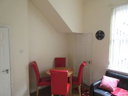 Great 6 Bedroom House, 18 Rugby Road, Queens Botanic Area, Belfast, BT7 1PS - Photo 4