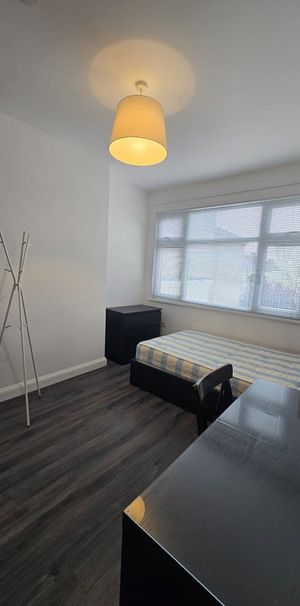 1 Bed Terraced House, Walrond Avenue, HA9 - Photo 1