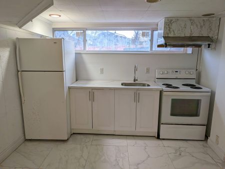 For Lease - 170 Magnolia Avenue Unit# Bsmt, Toronto, Ontario - Photo 3