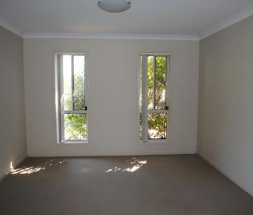 LARGE 4 BEDROOM HOME WITH OPEN BACKYARD & PATIO!!! - Photo 5