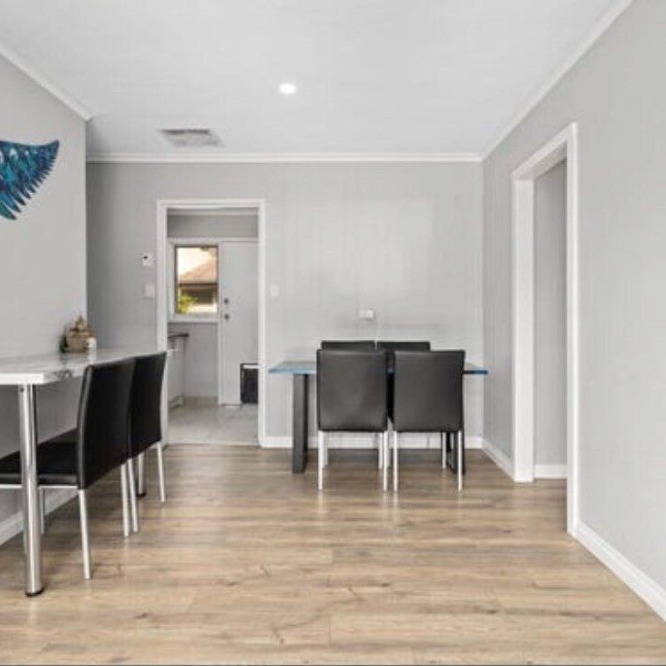 Mooroolbark - Photo 1