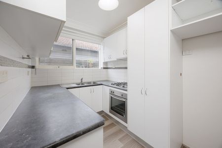 2/114 Smith Street, Thornbury VIC 3071 - Photo 4