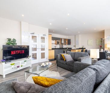 2 Bed Flat, North Street, BN1 - Photo 2