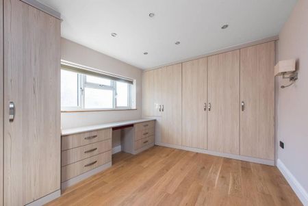 4 bedroom terraced house to rent - Photo 5