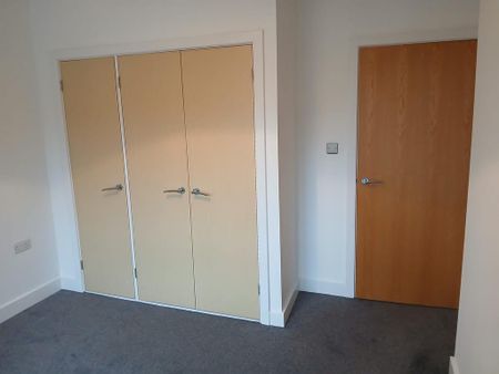 2 bedroom flat to rent - Photo 3