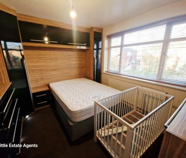 3 bedroom semi-detached house to rent - Photo 2