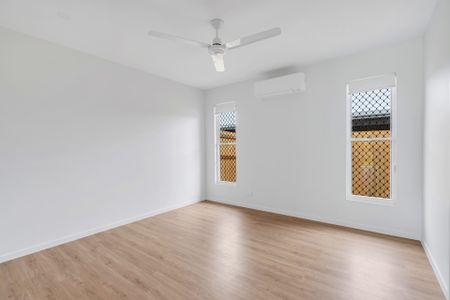 SIMPLY STUNNING! PRIVATE, MODERN & SPACIOUS DUPLEX IN A1 LOCATION! - Photo 5