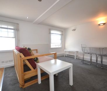 1 bedroom Flat To Let - Photo 2