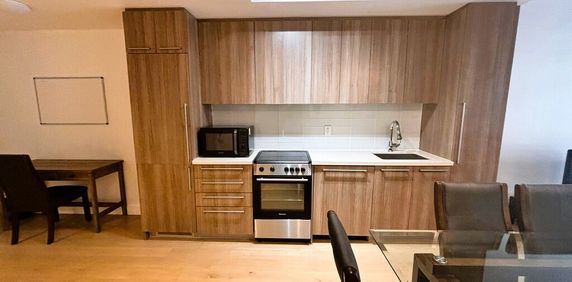 3 ½ + Bureau Clé En Main Au Centre - Photo 2