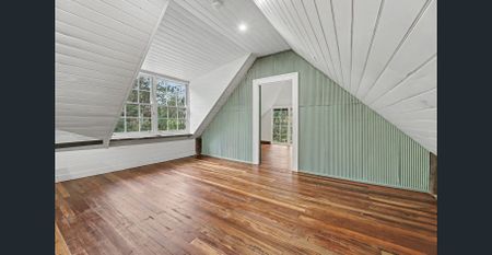 PICTURESQUE RIVER VIEWS IN A PRIVATE TREEHOUSE SETTING - THIS BUSH BARN STUDIO OFFERS AN AMBIANCE AND STYLE THAT YOU WONT FIND ANYWHERE ELSE...! - Photo 4