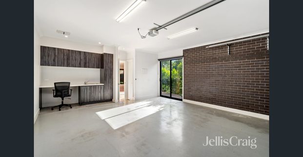 Contemporary Town House Living - Photo 1