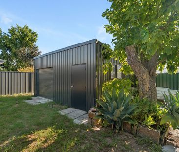 Neat & Comfortable 2‑Bedroom Duplex in Prime Kardinya Location - Photo 1