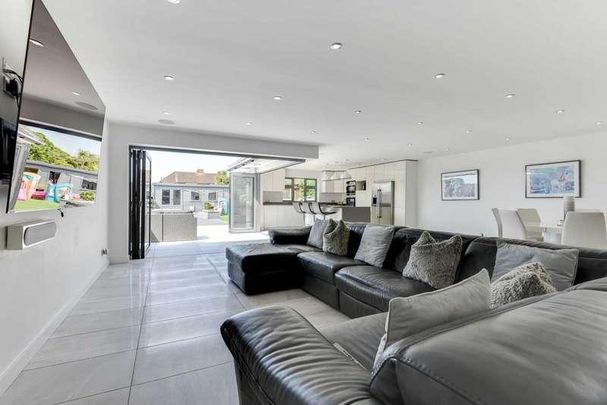 Fairfield Gardens, Portslade, BN41 - Photo 1