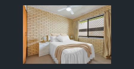 Retro Charm in the Heart of Tweed Heads – Walk to Everything - Photo 2