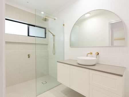 Luxury Living - Photo 5