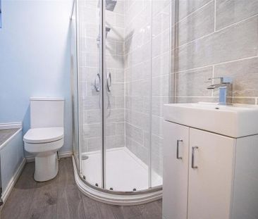 3 bedroom terraced house to rent - Photo 4