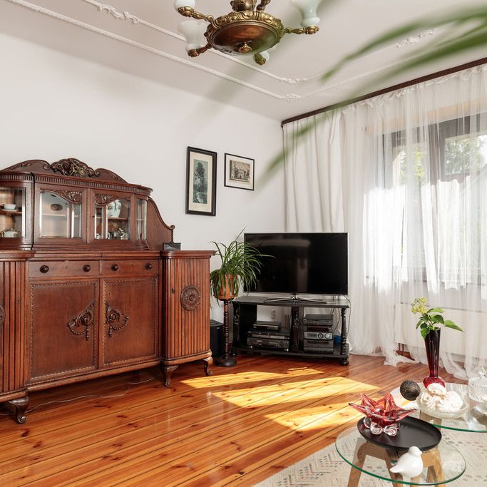 Do wynajęcia duży dom z niezależnym mieszkaniem - Photo 1