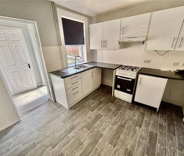 3 bedroom semi-detached house to rent - Photo 6