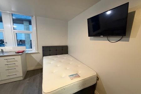 Oldgate, HUDDERSFIELD - Photo 3