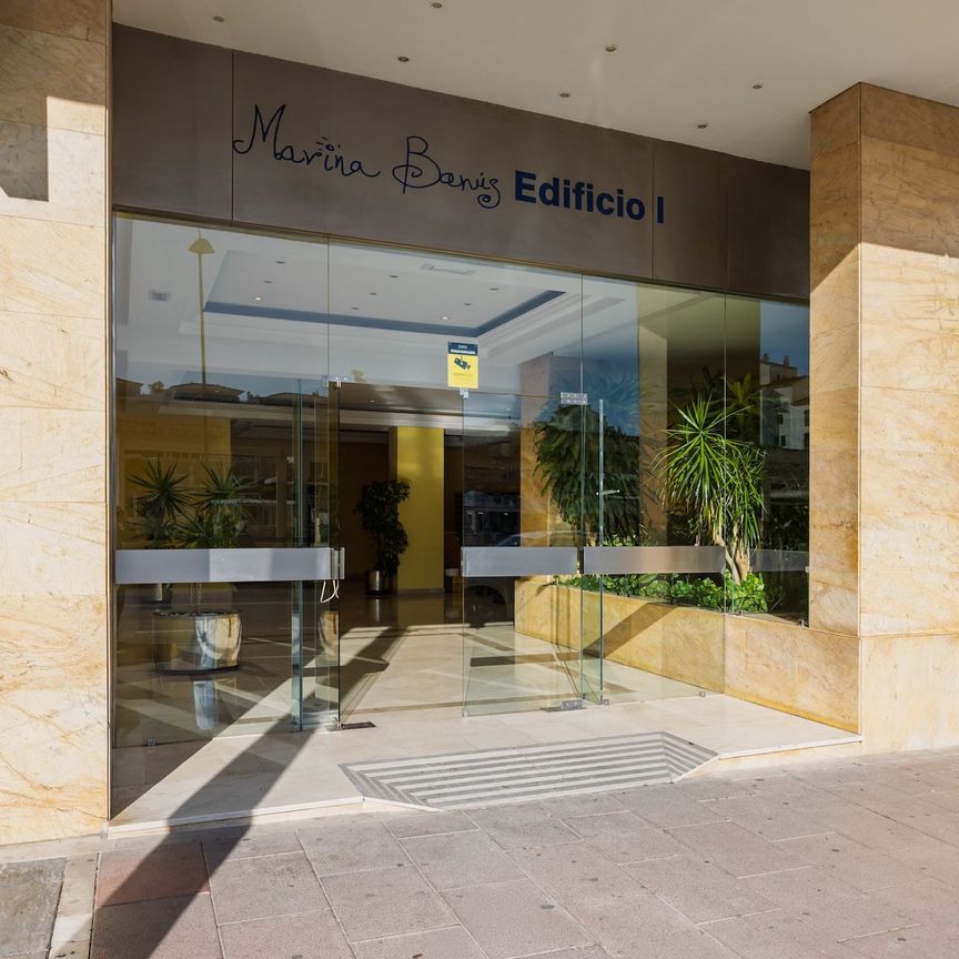 Apartamento de alquiler en Calle José Saramago, 1, Puerto Banús - Photo 1