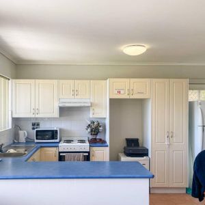 Charming 2-Bedroom Unit in Surf Beach - Photo 3